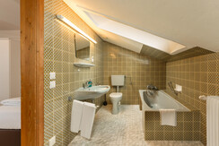 Top 5 Bathroom 1 in retro style