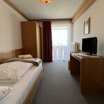 Photo of single room with shower, WC