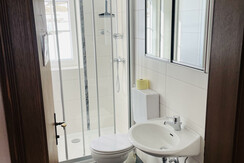 Bergluft-Appartement-Haus-Lerchegger_Bad