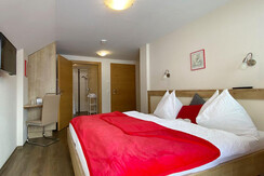 web_zimmer_west_1