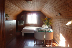 3-Bett- Dachzimmer mit Waschgelegenheit 