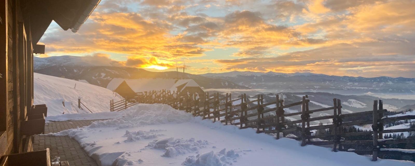 Burgerlhütte-Außenansicht Winter-Murtal-Steiermark