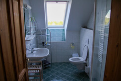 Rack-Gaestezimmer-Bad-scaled