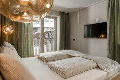 Bedroom 2 with balcony