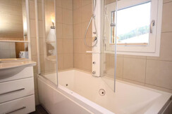 ChaletHeidiundPeter-Badezimmer-Murtal5
