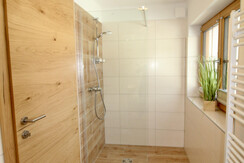 Chalet Mama, Badezimmer EG2