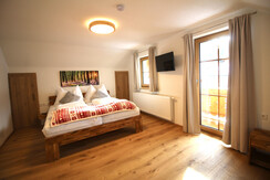 Chalet Mama, Schlafzimmer, Doppelbett, 2 Einzelbet