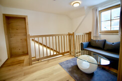 Chalet Mama, Vorhaus OG, Couch