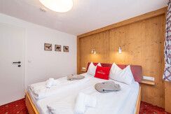 Chalet-am-See-Apartment-Haus-myNests-Aich-Schladmi