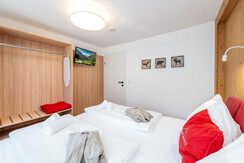 Chalet-am-See-Apartment-Haus-myNests-Aich-Schladmi