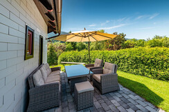 Chalet-am-See-Apartment-Haus-myNests-Aich-Schladmi