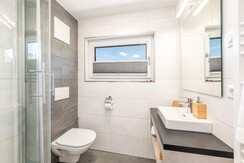 Chalet-am-See-Apartment-Haus-myNests-Aich-Schladmi