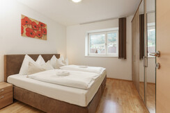 Crystal 6 bedroom 1