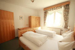 Dachsteingasse Bedroom