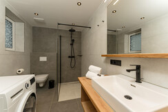 Bathroom 2 with wash-dryer