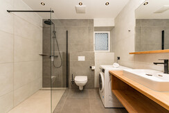 Bathroom 2 with wash-dryer