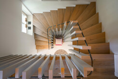 Treppenaufgang ins Obergeschoss