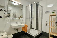 11Badezimmer2-PenthouseApartment-Tamino Top 10