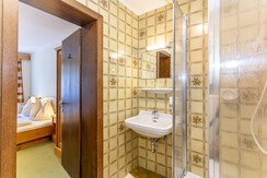 Fullmarketing Dreibettzimmer Bad