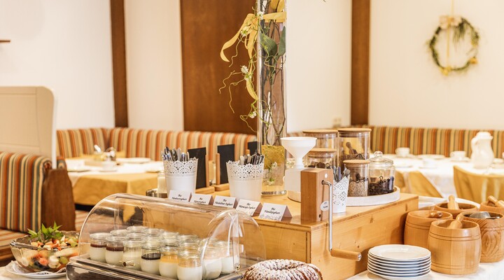 Frühstück mit Produkten direkt von unserem Hof