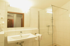 Familienzimmer Badezimmer