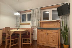 App 6 Sitzecke und Kücheninsel