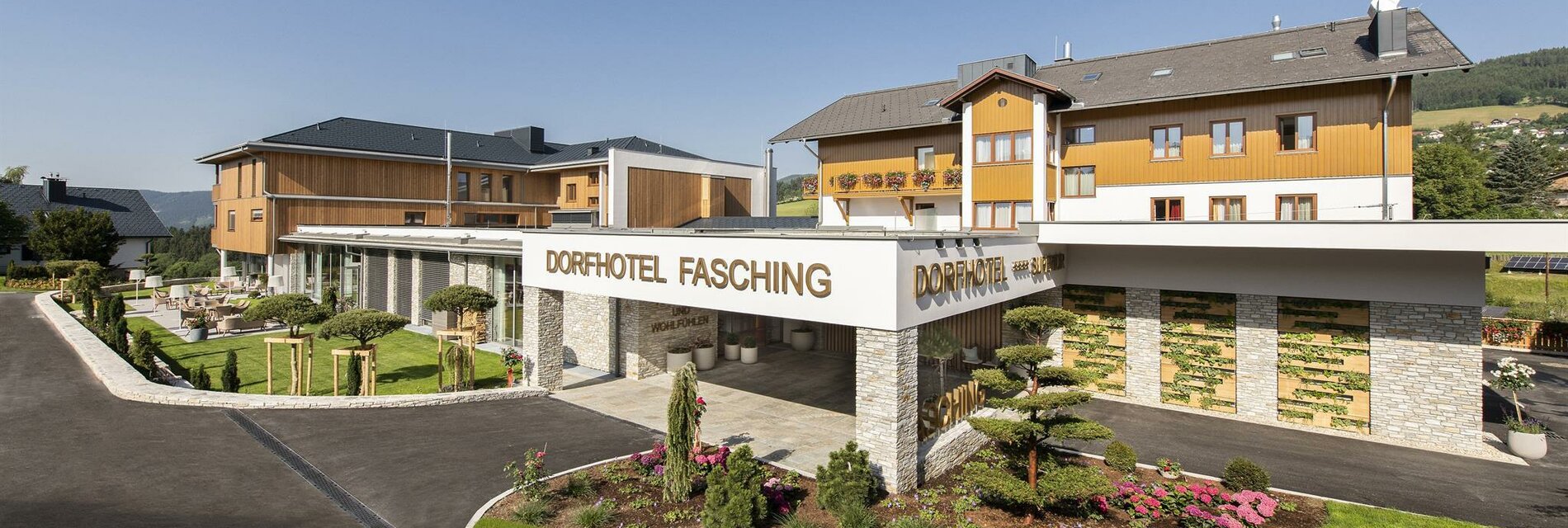 Außenansicht (c) Dorfhotel Fasching_G.A. Service G