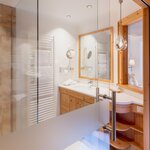 Photo of Double room, shower, toilet, facing the mountains