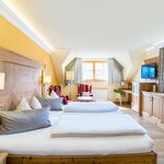 Photo of Suite, separate toilet and shower/bathtub