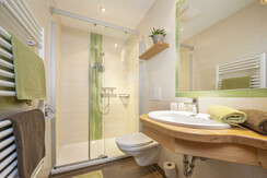 Modernes Badezimmer