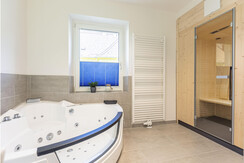 ear_a_reichenstein_s_fta_0722_14