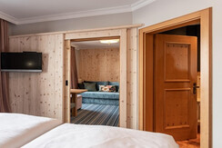 Room Pictures_Room_E_ZSU_6