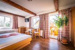 Doppelzimmer mit Blick zu den Schladminger Tauern