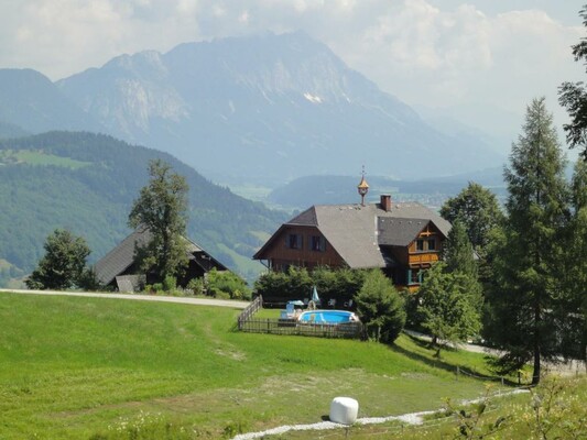 Farmreiterhof - Hausfoto Sommer