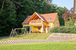 Ferienhaus 1 mit Spielplatz