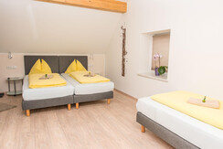 Ferienwohnung-Zimmer-Yassi-Zimmer201-Murtal