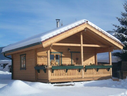 Ferienhaus Winter außen | © Bauer