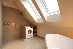 Haus1 Dusche OG und Waschtrockner
