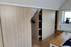 Kleiderschrank