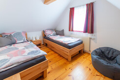 2. Schlafzimmer mit 2 Einzellbetten