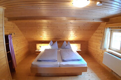 Das Doppelzimmer im oberen Stock der Hinterhabnera