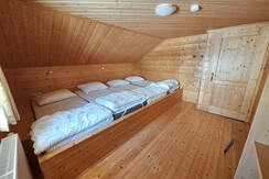 Das Vierbettzimmer im Obergeschoß der Hinterhabner