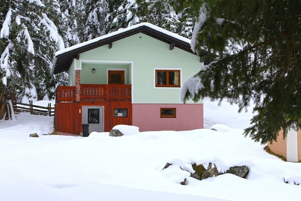 Ferienhaus im Winter