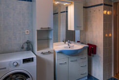 Bathroom ground floor