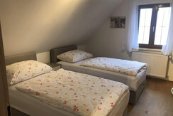 Schlafzimmer 1. Stock links