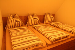 Schlafzimmer_1_2_Ferienhaus Schirgi