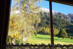 Blick aus dem Fichtenzimmer mit Skilift im Hinterg