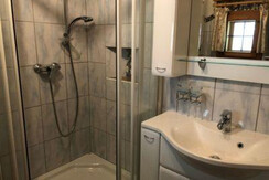 Waldheimat-Hütte-Kleine-Hütte-19-400x300