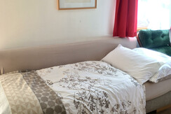 13 Einzel-Doppelbett im Wohnzimmer