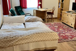 2F0A2F8F-5B94-4003-A213-F5207BB666B6_1_105_c